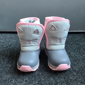 Carter's Toddler Light Up snow boots size 5